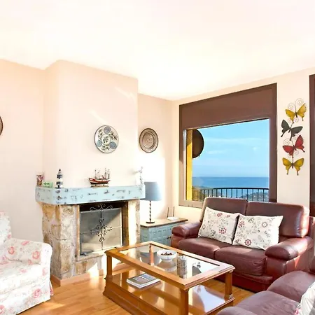 Sleeps 10 * Lloret de Mar
